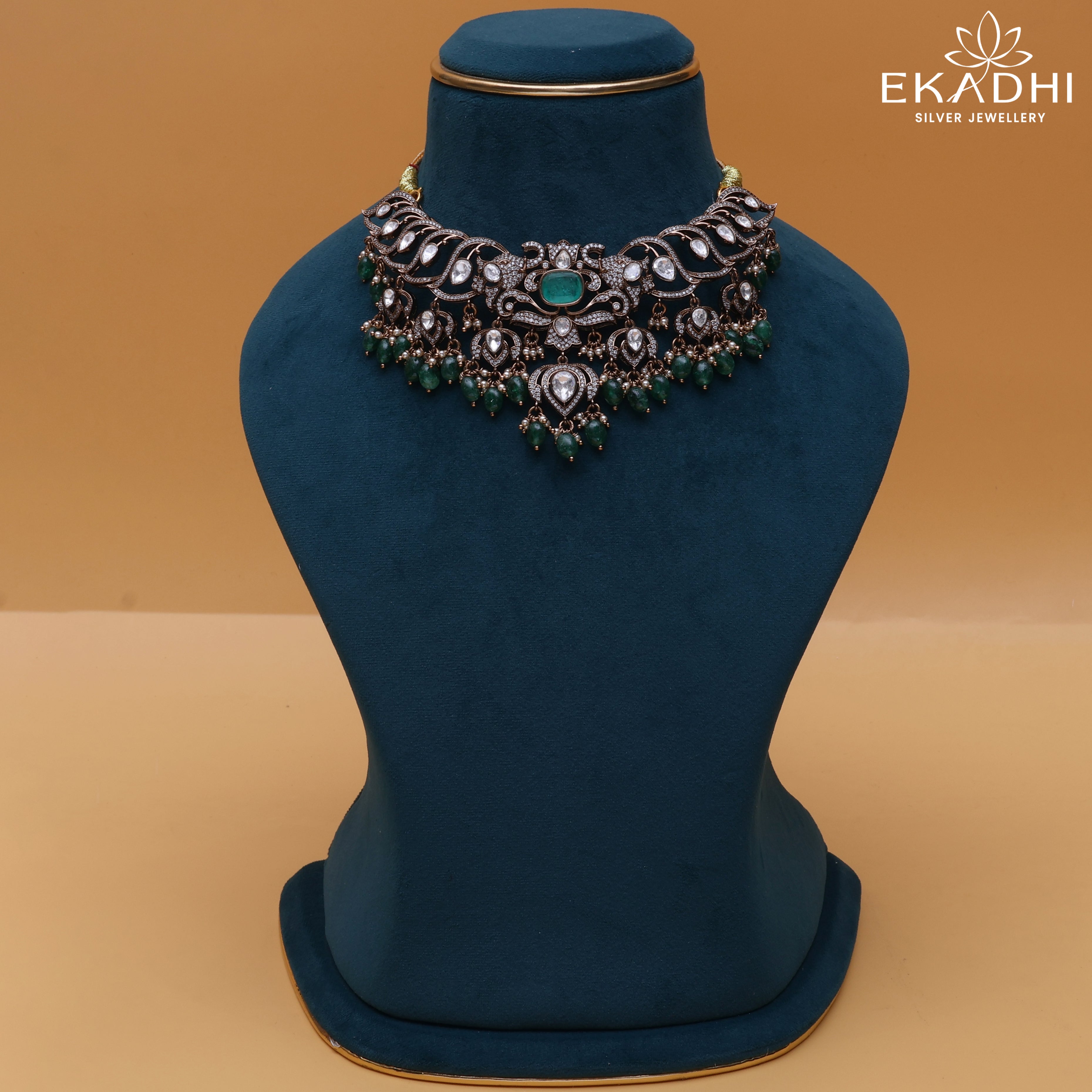 HJ7620 - VICTORIAN-CHOKER