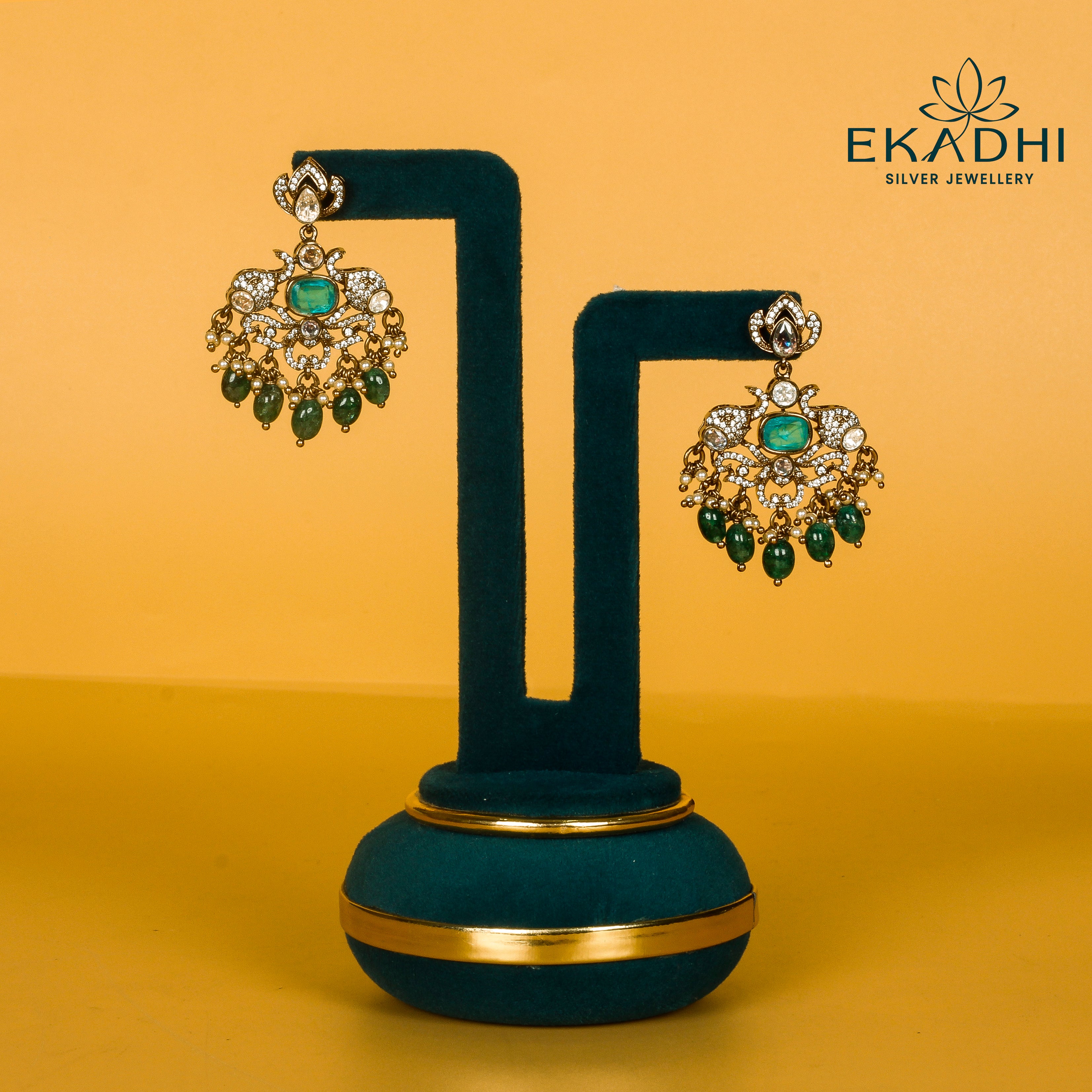 HJ7621 - VICTORIAN EARRING
