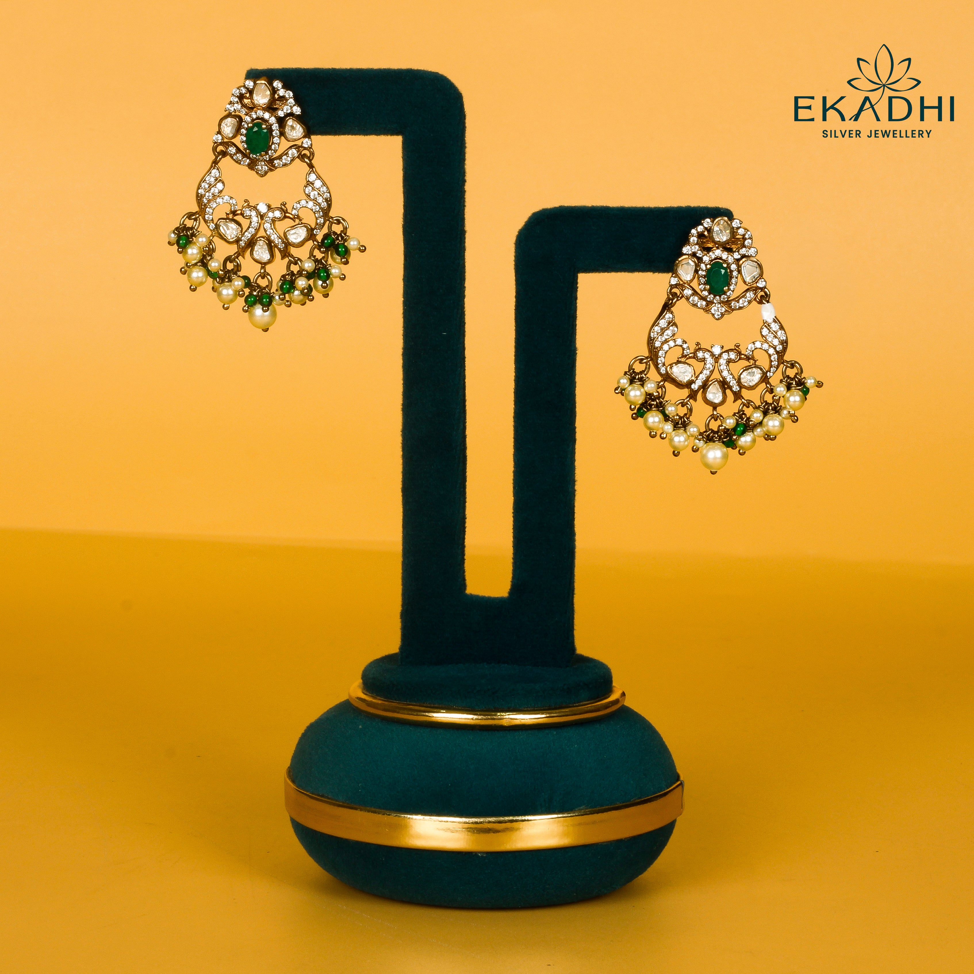 HJ7702 - VICTORIAN EARRING