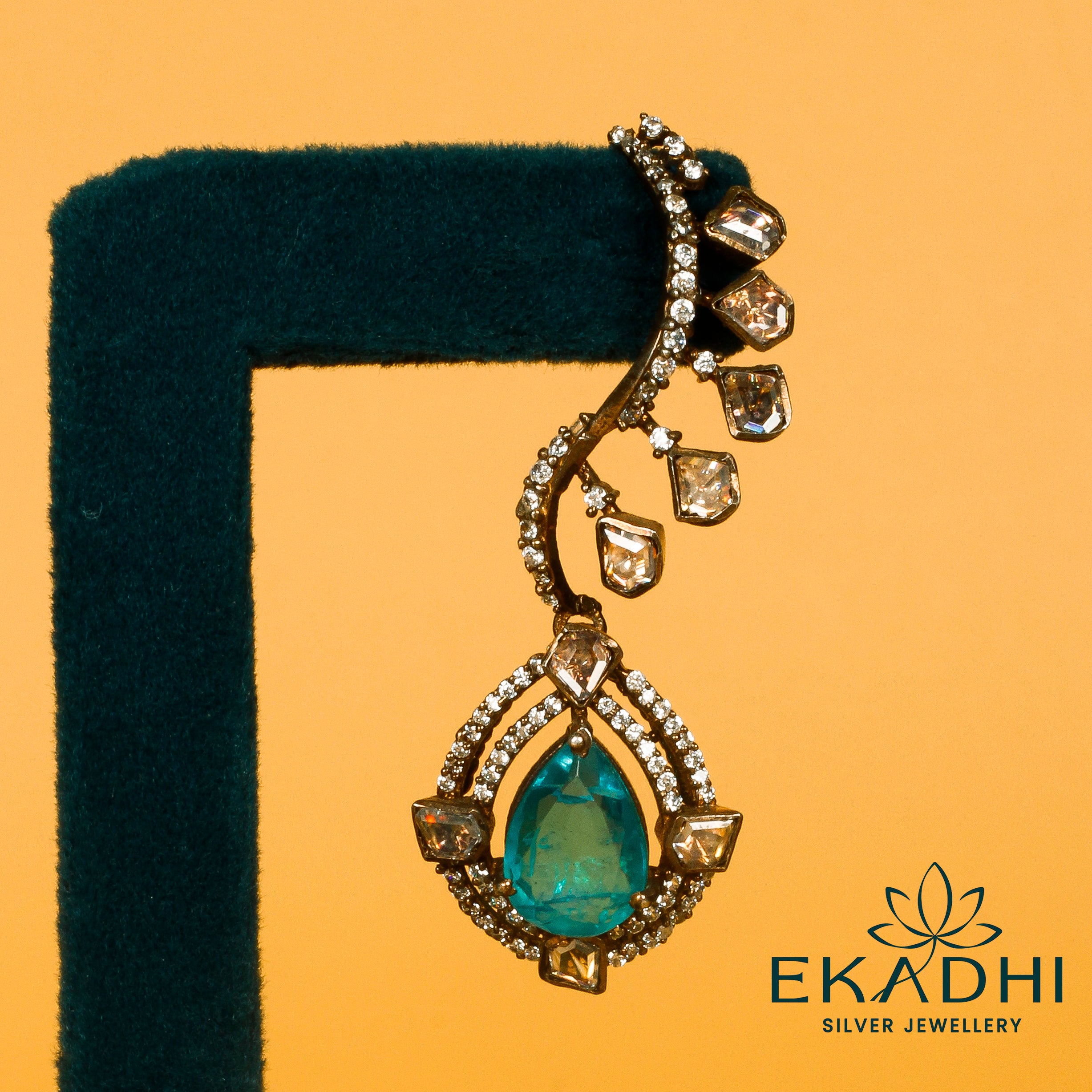 HJ8201 - VICTORIAN EARRING