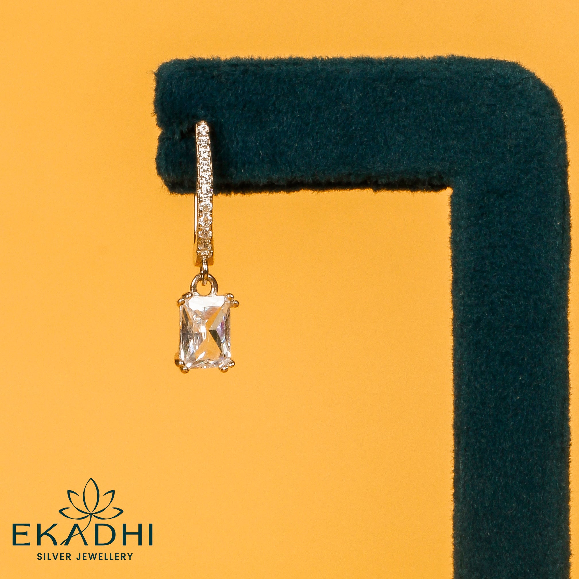HJ9085 - CZ EARRING